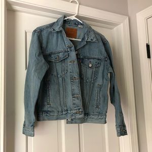 Women’s Levi’s denim jacket